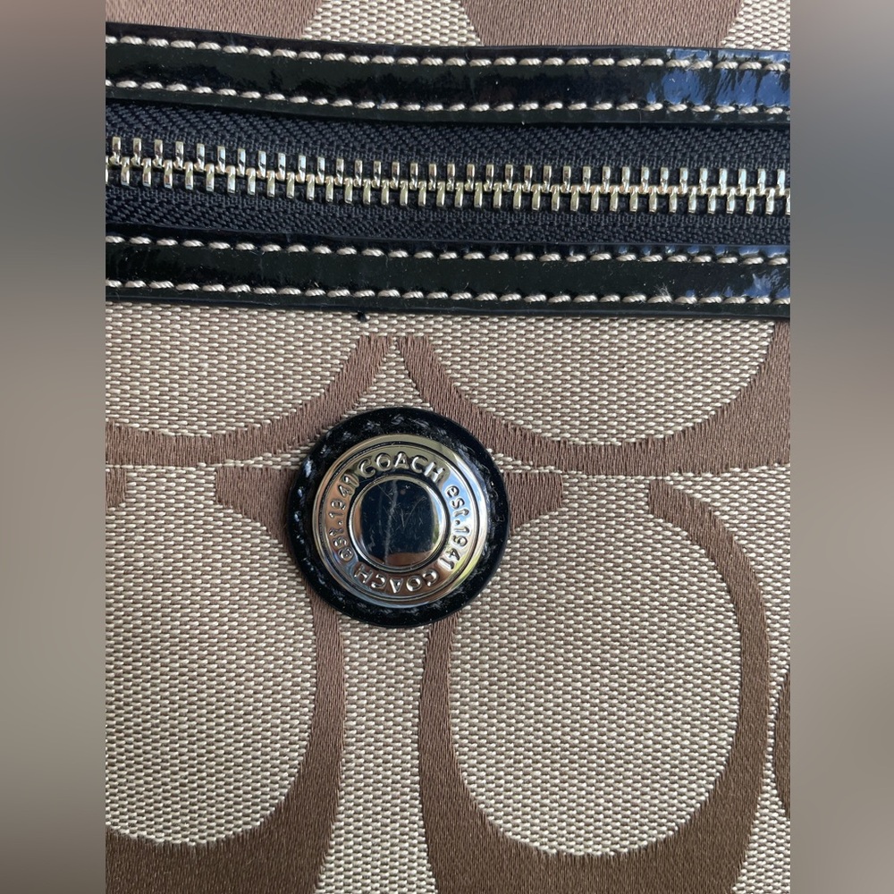 Coach Laura Signature Tote – Khakis/Black - Picture 10 of 15